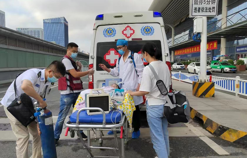 易门县救护车出租公司